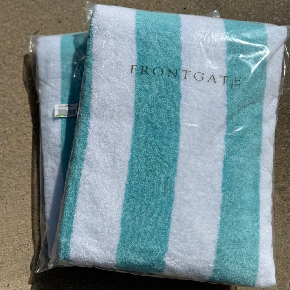 Frontgate Resort Beach Towels - Set of 2 - NWT - Picture 13 of 16